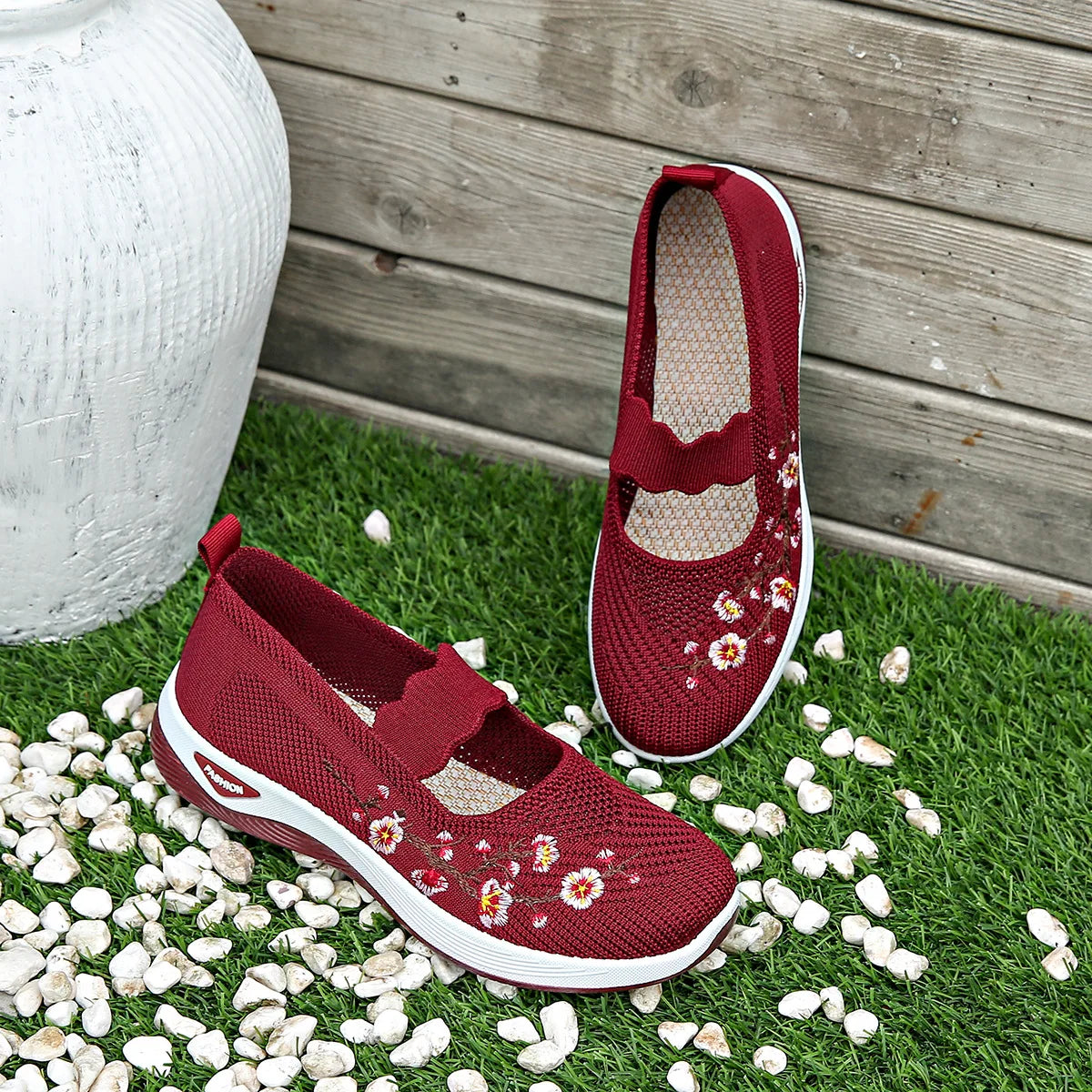 Fajon - Comfortable Floral Embroidered Sneaker