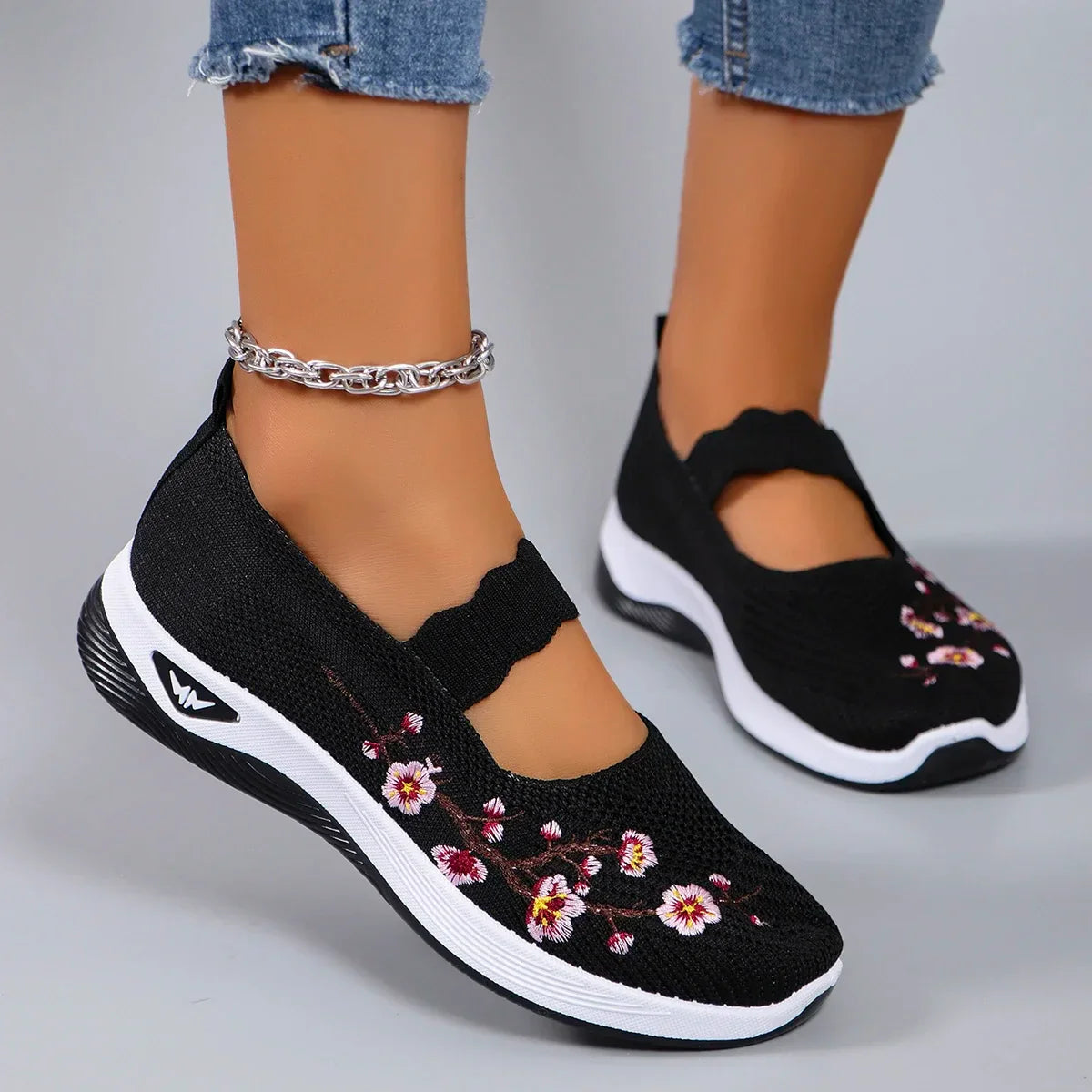 Fajon - Comfortable Floral Embroidered Sneaker