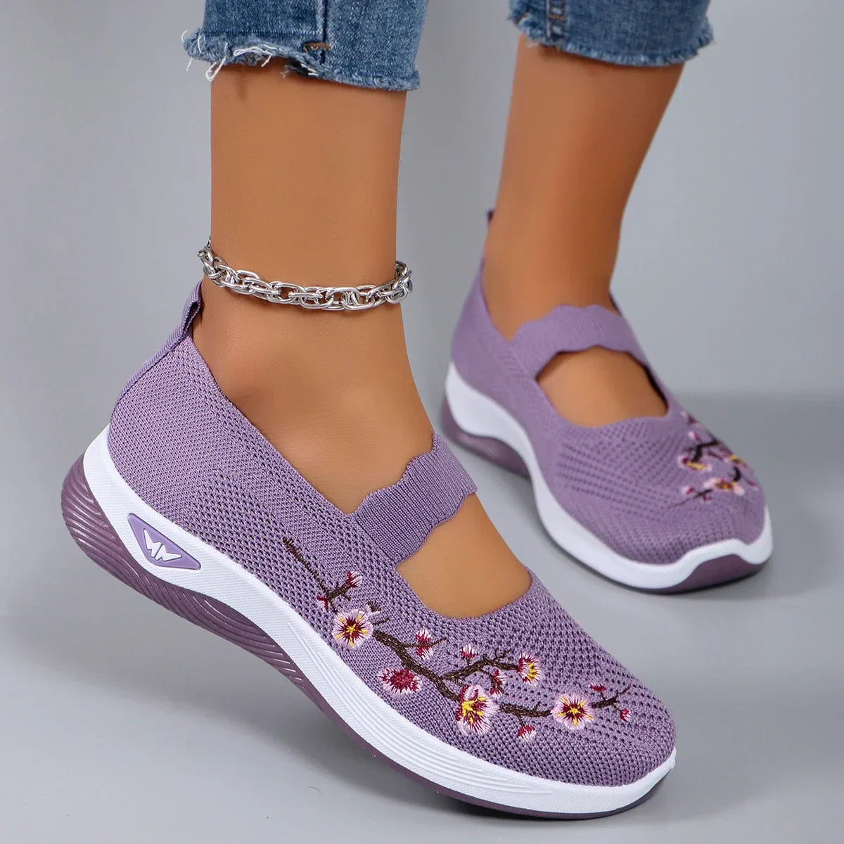 Fajon - Comfortable Floral Embroidered Sneaker